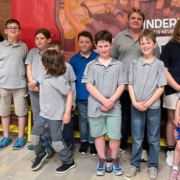 Kinderfeuerwehr bei Premiere dabei