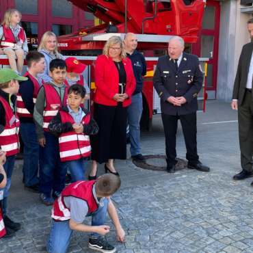Prominente Gäste bei der Kinderfeuerwehr