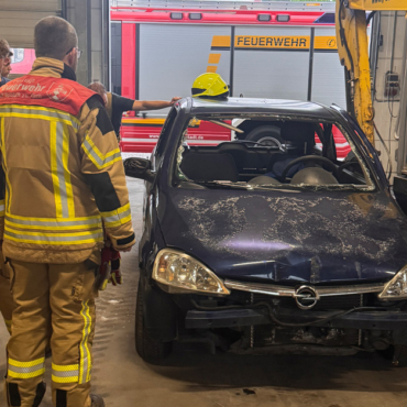 Fachbereich THL übt Unfallrettung