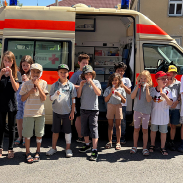 Kinderfeuerwehr übt Erste Hilfe