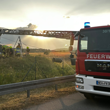 Feuerwehr und BRK trainieren Schachtrettung