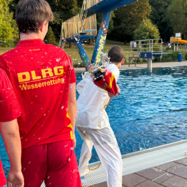 2. Zug übt Wasserrettung